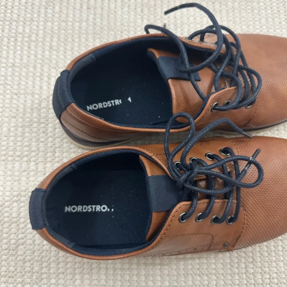 Nordstrom Nodorian-PU Boys Brown Perforated Lace Up Dress Shoes Size 5M
